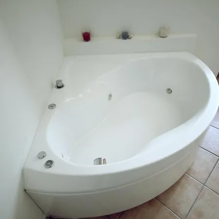 Finestra Sul Passato Apartment *